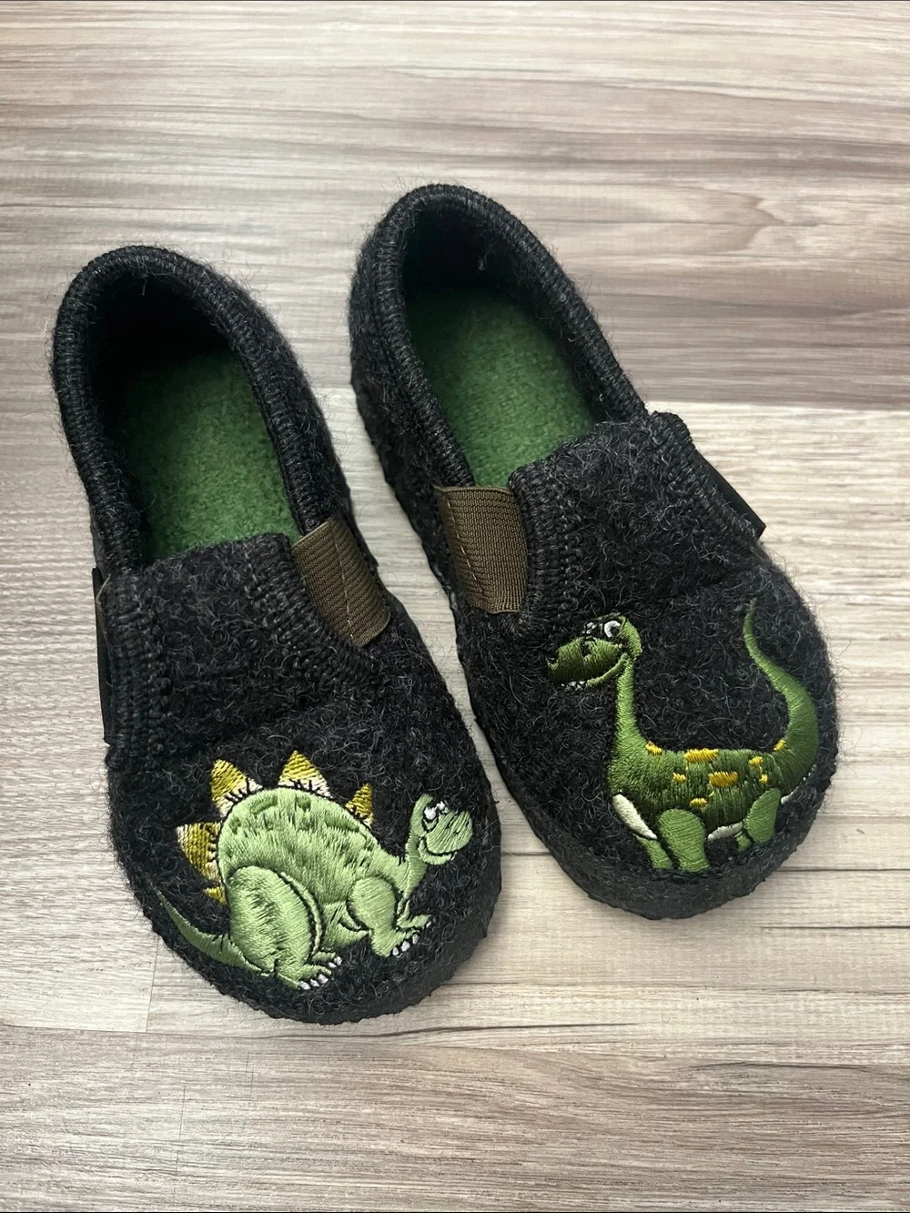 Geisswein toddler virgin wool slipper with non-slip rubber sole size 23 German